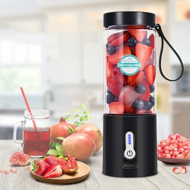 Rechargeable portable blender