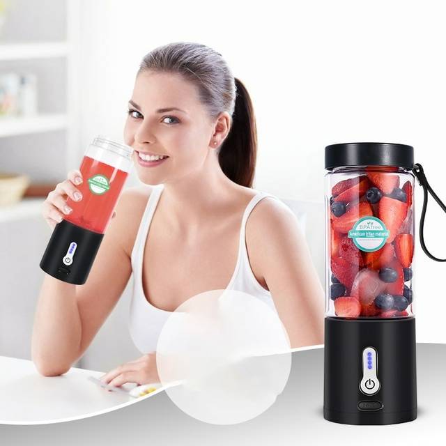 Rechargeable portable blender