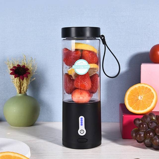 Rechargeable portable blender