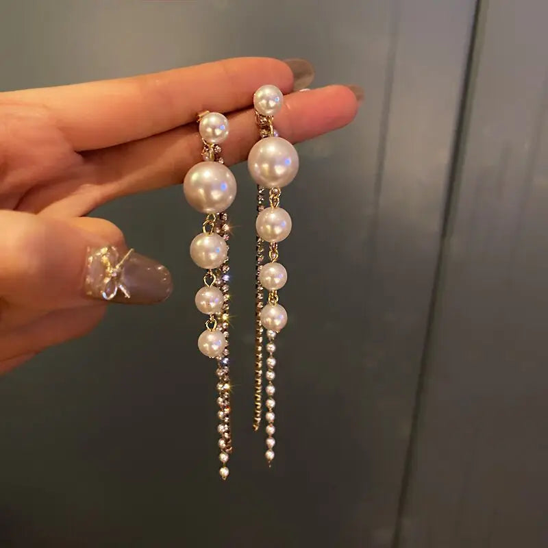 Pair of Classic Elegant Imitation Pearl Earrings