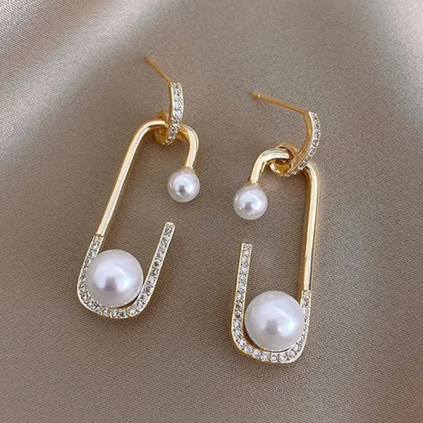 Pair of Classic Elegant Imitation Pearl Earrings