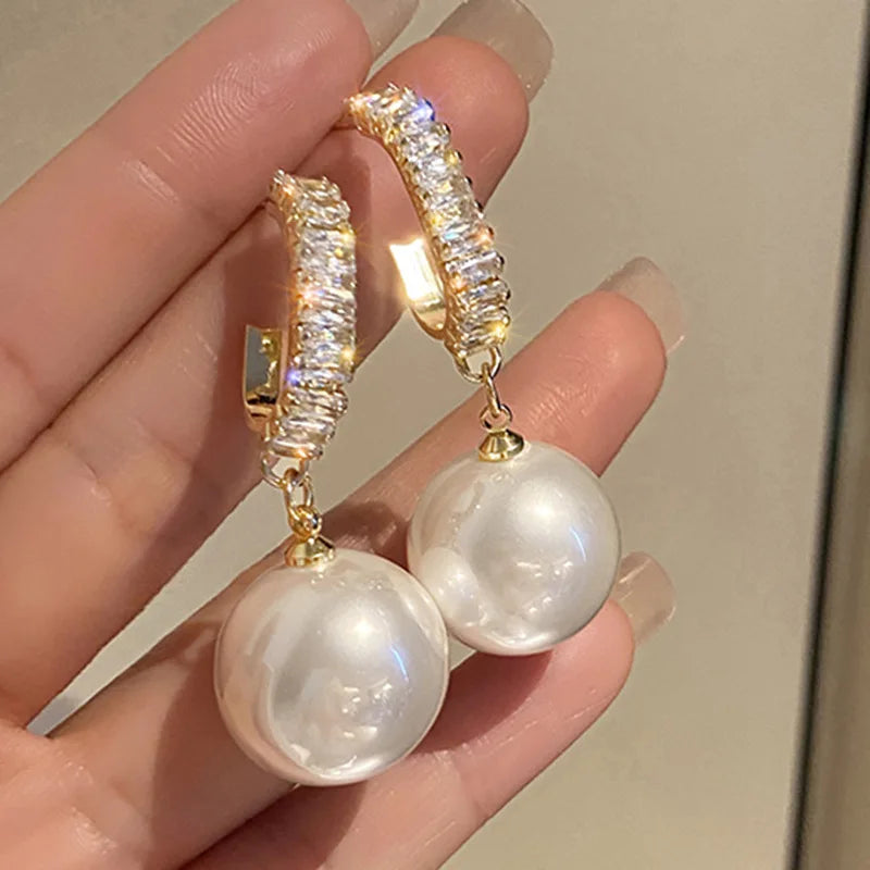 Pair of Classic Elegant Imitation Pearl Earrings